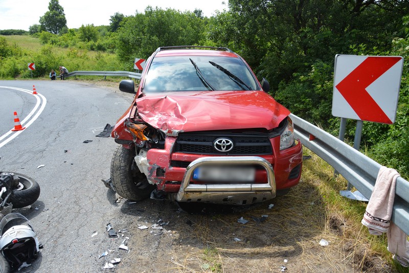 |Wypadek w Króliku Polskim - uszkodzony samochód